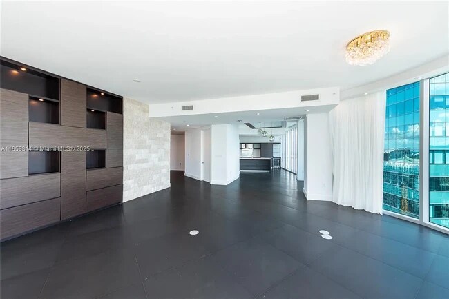 Building Photo - 200 Biscayne Boulevard Way