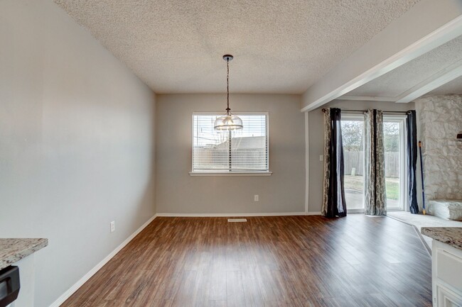 Foto del edificio - Charming Updated 3-Bedroom Home in South B...