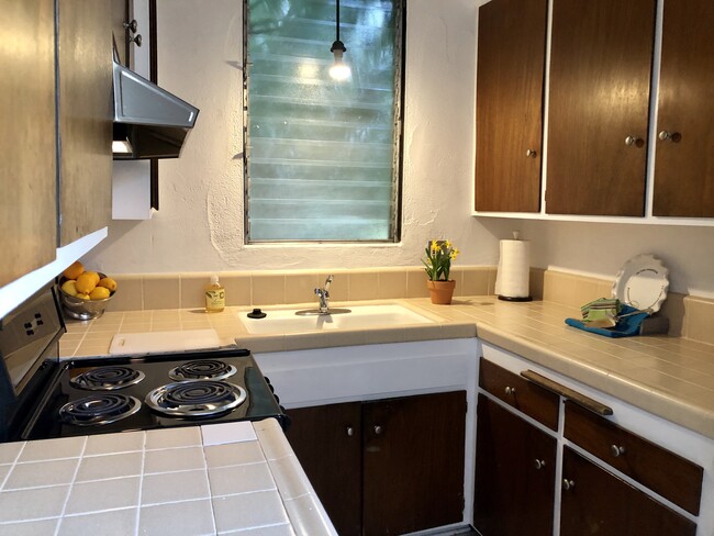 Kitchen - 2216 6th St
