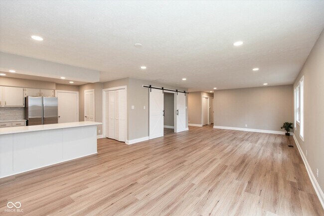 Building Photo - 707 Daffon Dr