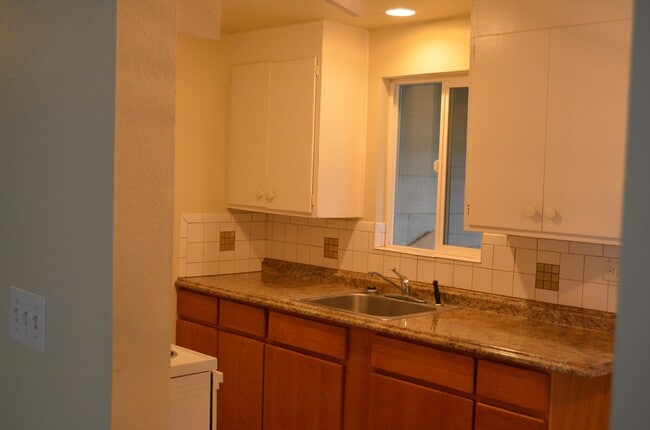 Photo - 1708-1710 N Rainier Ave Apartment