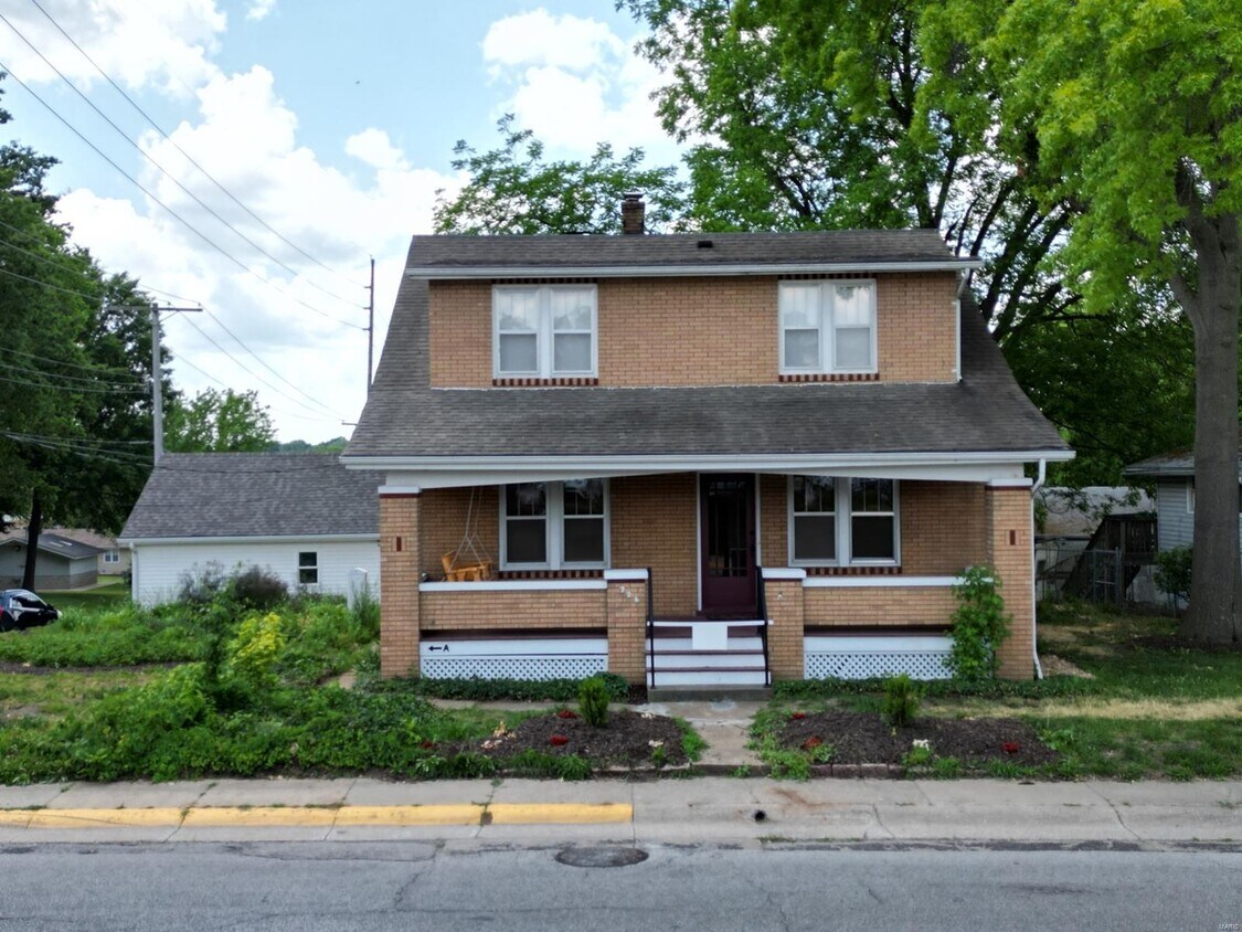 Primary Photo - 726 E Fifth St