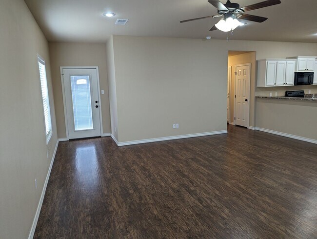 Building Photo - High-end Duplex in Frenship District