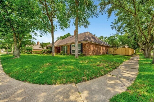 Foto del edificio - 15402 Willow Shores Dr