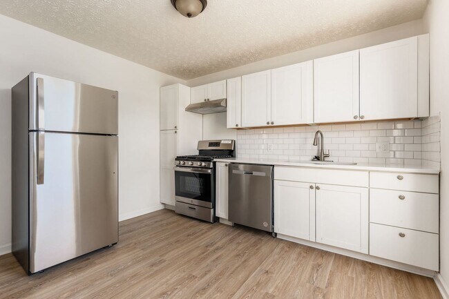 Building Photo - 1109-1111-1111 Franklin Ave