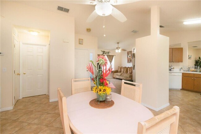 Building Photo - 1125 Dartford Dr
