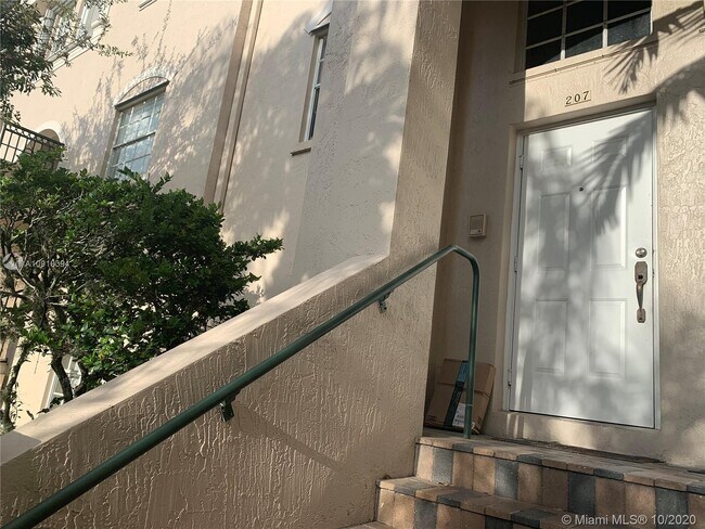 Foto del edificio - 5600 NW 114th Pl