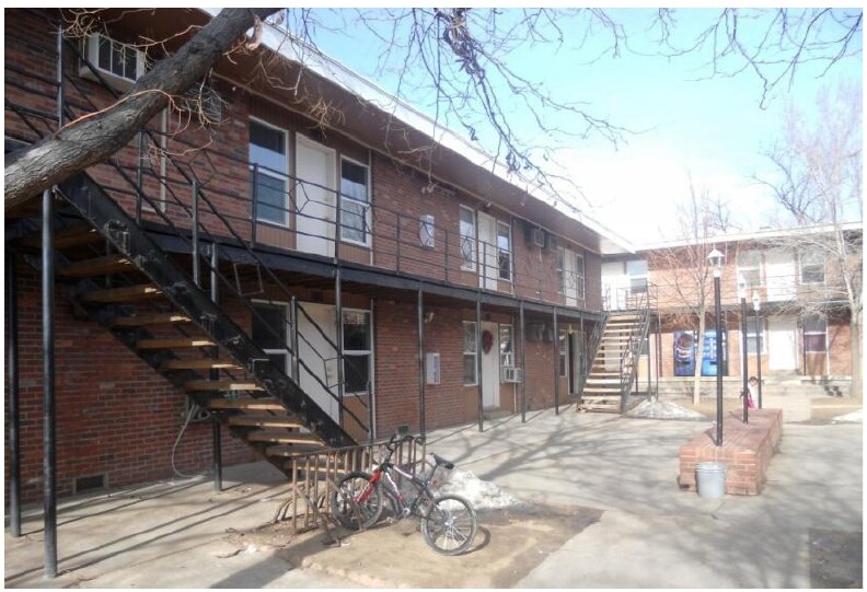 Building Photo - Greenbriar Apartments