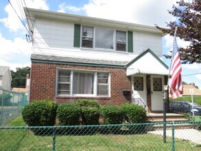 Building Photo - 217 Nassau Blvd S