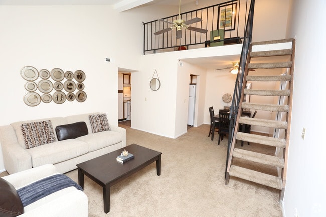 The Ivy Loft - Sala de estar - Partridge Meadows Apartments