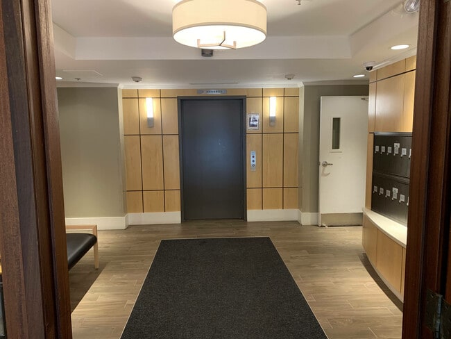 Building Photo - 105 Jersey St