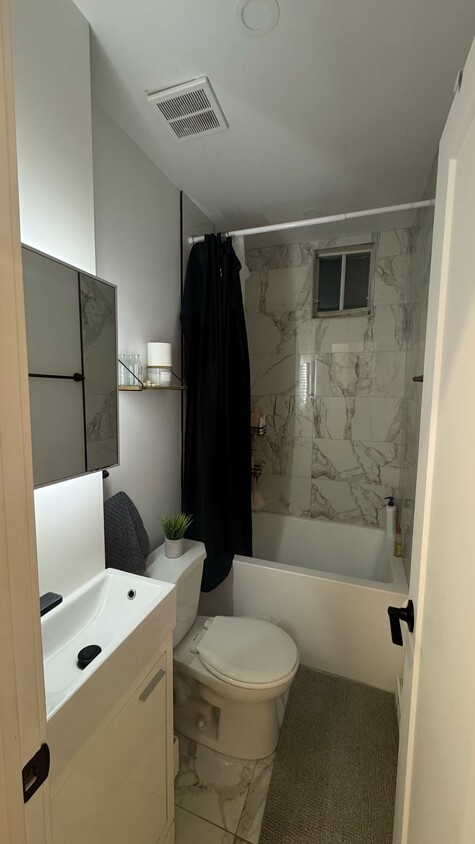 Primary Photo - 6090 Rue Laurendeau