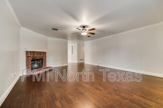 Building Photo - 9757 Everson Dr