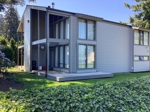 Building Photo - 1304 63rd St SE