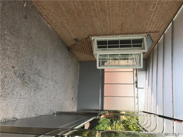 Foto del edificio - 149-24 Hawthorne Ave