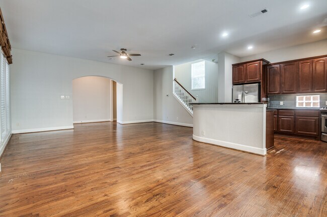 Foto del edificio - 909 City Side Ln
