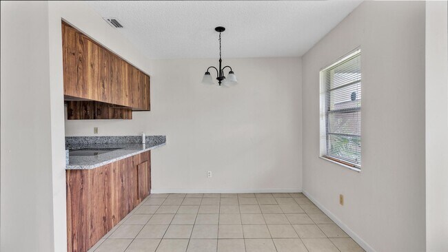 Foto del edificio - 2121 S San Gully Rd