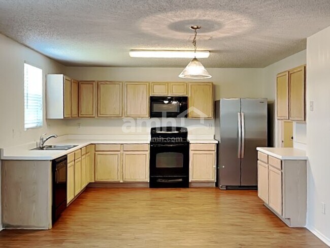 Foto del edificio - 3865 Thoroughbred Trail