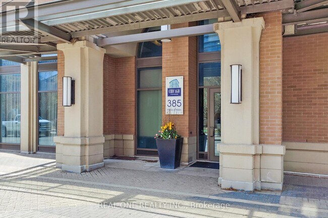 Photo du bâtiment - 385-3385 Prince of Wales Dr