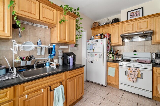 Building Photo - 324 Summit Ave