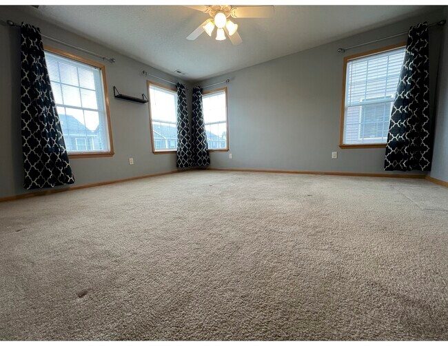 Foto del edificio - 4536 NE McDougal Ln