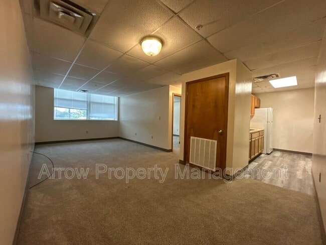 Building Photo - 731 E Crawford St