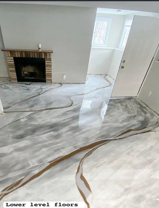 Building Photo - 8616 Hickory Ave