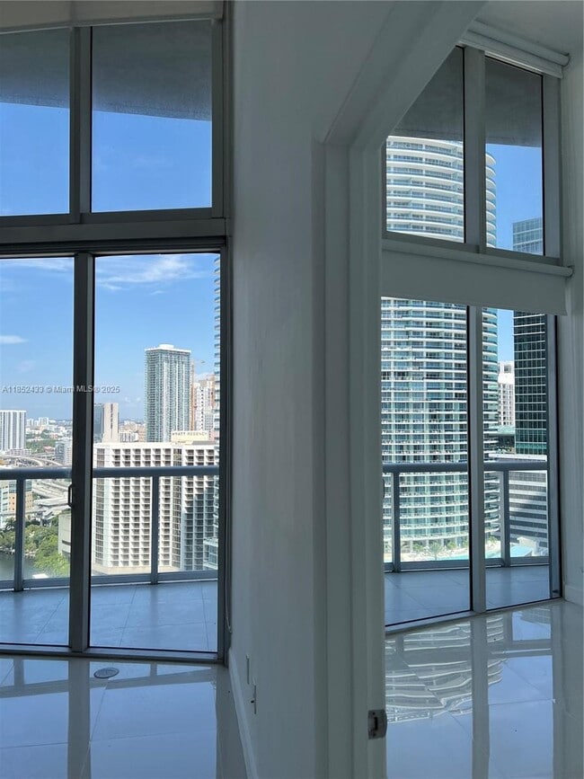 Building Photo - 465 Brickell Ave