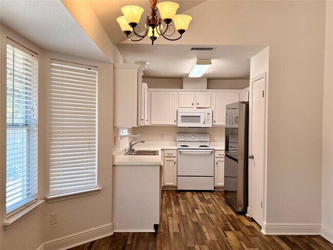 Foto del edificio - 2202 Corbin Way