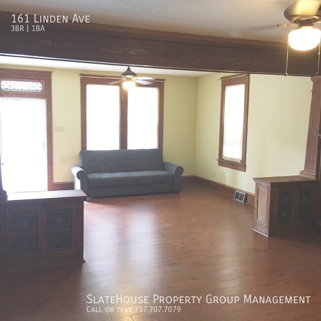 Building Photo - Charming 3 Bedroom!