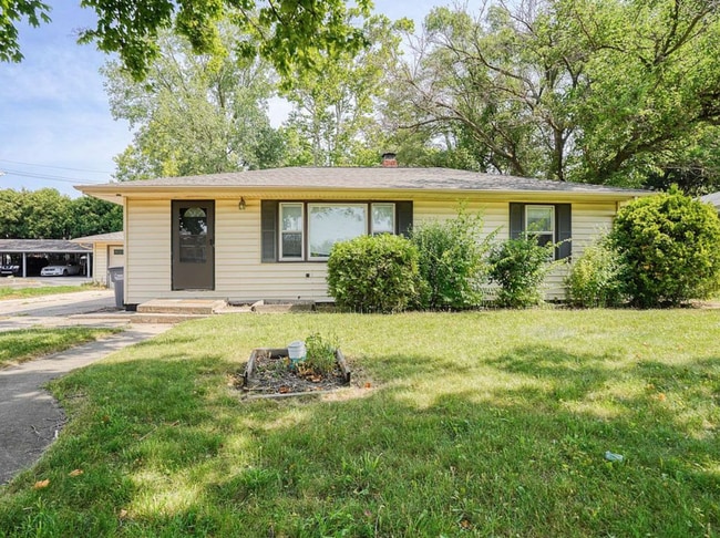 3 Bedroom Home with Washer & Dryer, Attached Garage – Minutes from Campus! - 3 Bedroom Home with Washer & Dryer, Attached Garage – Minutes from Campus!
