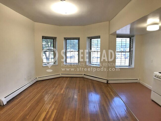 Foto del edificio - bedroom in Boston MA 02134