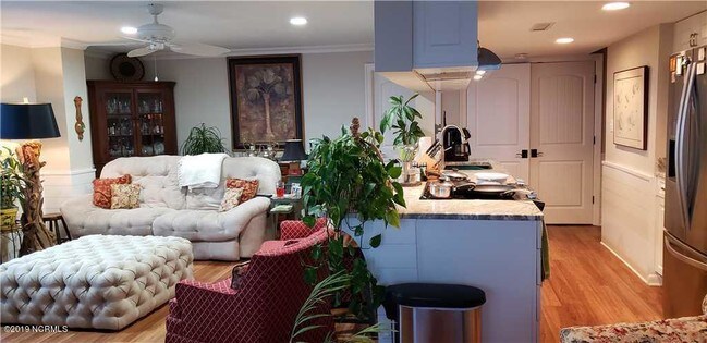 Foto del edificio - 1505 Salter Path Rd