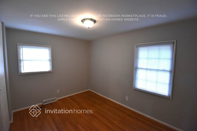 Building Photo - 1001 Sunrise Dr