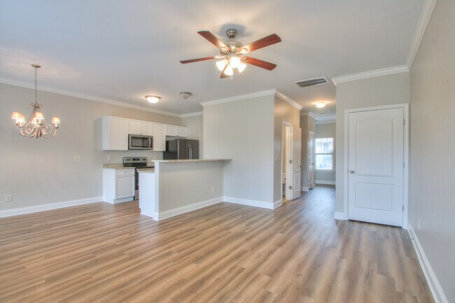 Building Photo - 735 Tulip Grove Rd