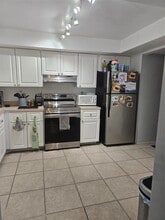 Building Photo - 713 N Pine Island Rd