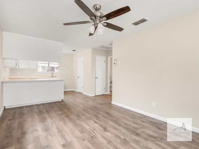Building Photo - Thorne Property