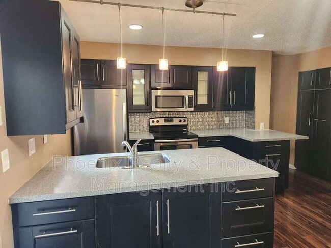 Photo - 321 Quebec Ave Apartment