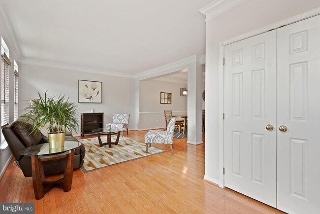 Foto del edificio - 104 Ivy Hills Terrace