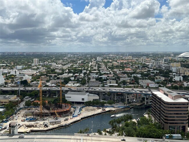 Foto del edificio - 92 SW 3rd St