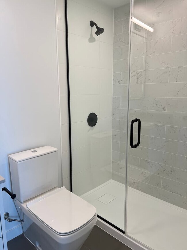 Photo du bâtiment - 13685-13102 102 Ave