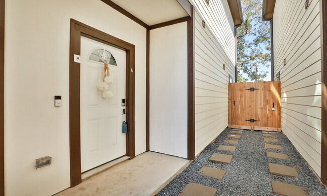 Building Photo - 3535 Mt Pleasant St