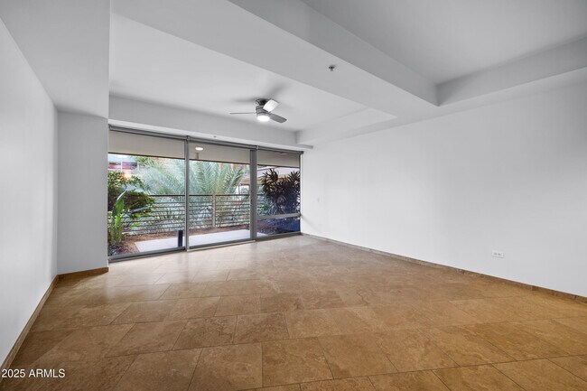 Foto del edificio - 7137 E Rancho Vista Dr