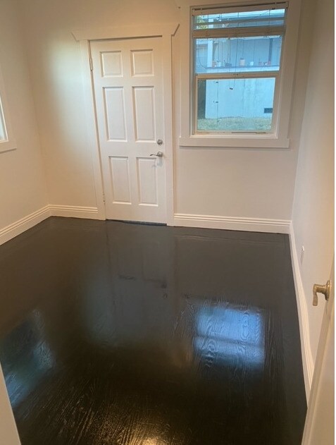 Foto del edificio - 2117 Branden St