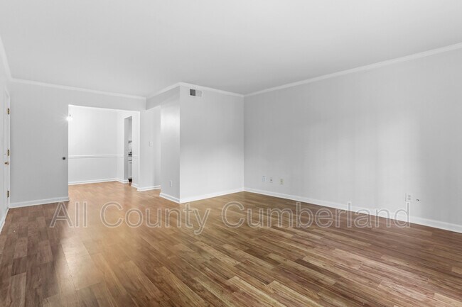 Building Photo - 3430 Essex Ave