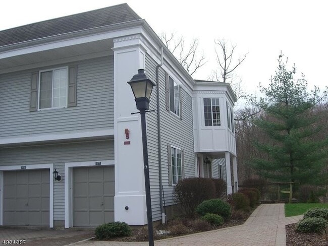 Photo - 177 Riveredge Dr House