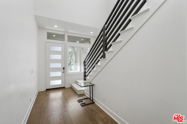 Building Photo - 66 Turnstone