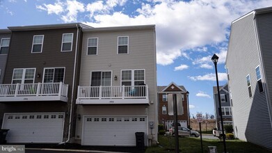 Building Photo - 13808 Litespeed Way