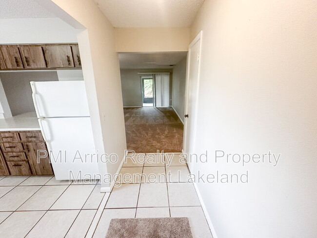 Foto del edificio - 585 N Scenic Hwy