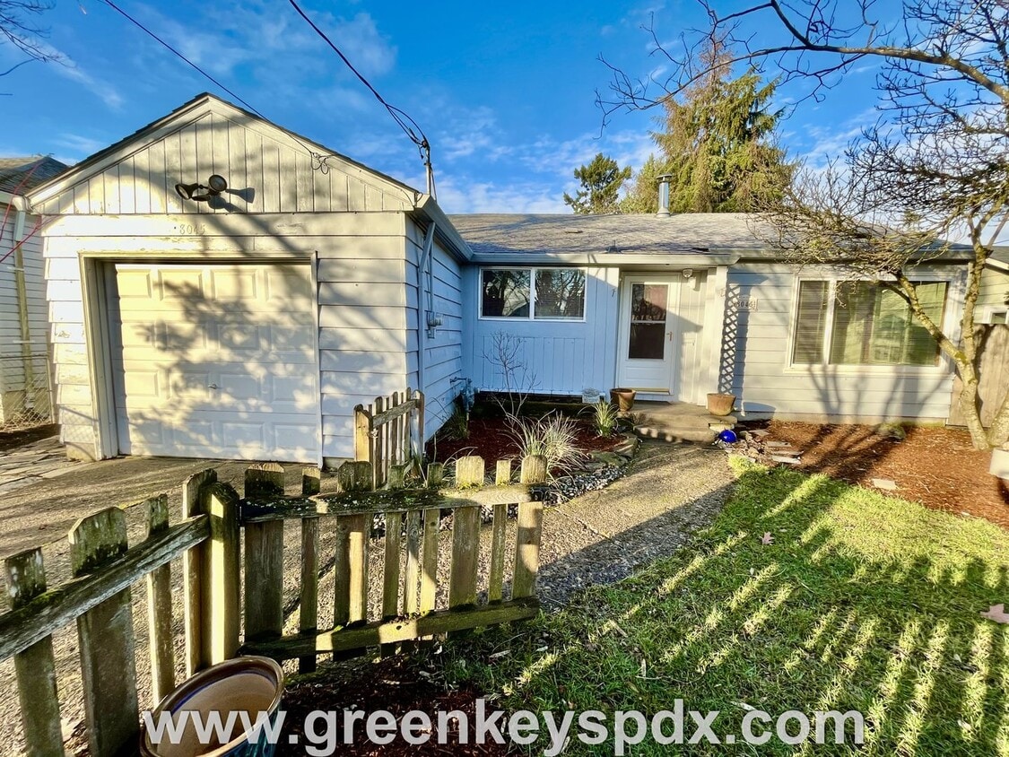 Primary Photo - Wow! What a beautiful home! 3 bedrooms, 2 ...